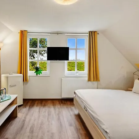 Hotell Deichinsel 3*