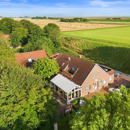 Deichinsel Hotell 3*